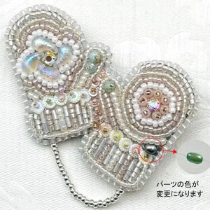 画像1: 【再入荷！】ミトンのブローチ by Beads工房 brilliant 大槻友美